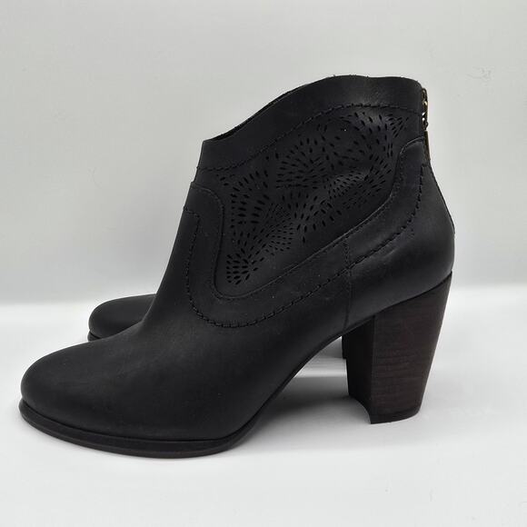 UGG Charlotte Seaweed black leather ankle boot size 6 laser cut perforated - Picture 4 of 13